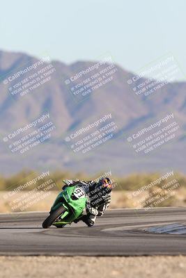 media/Dec-07-2025-CVMA (Sun) [[3e7d2de5dc]]/Race 16-Formula Middleweight/